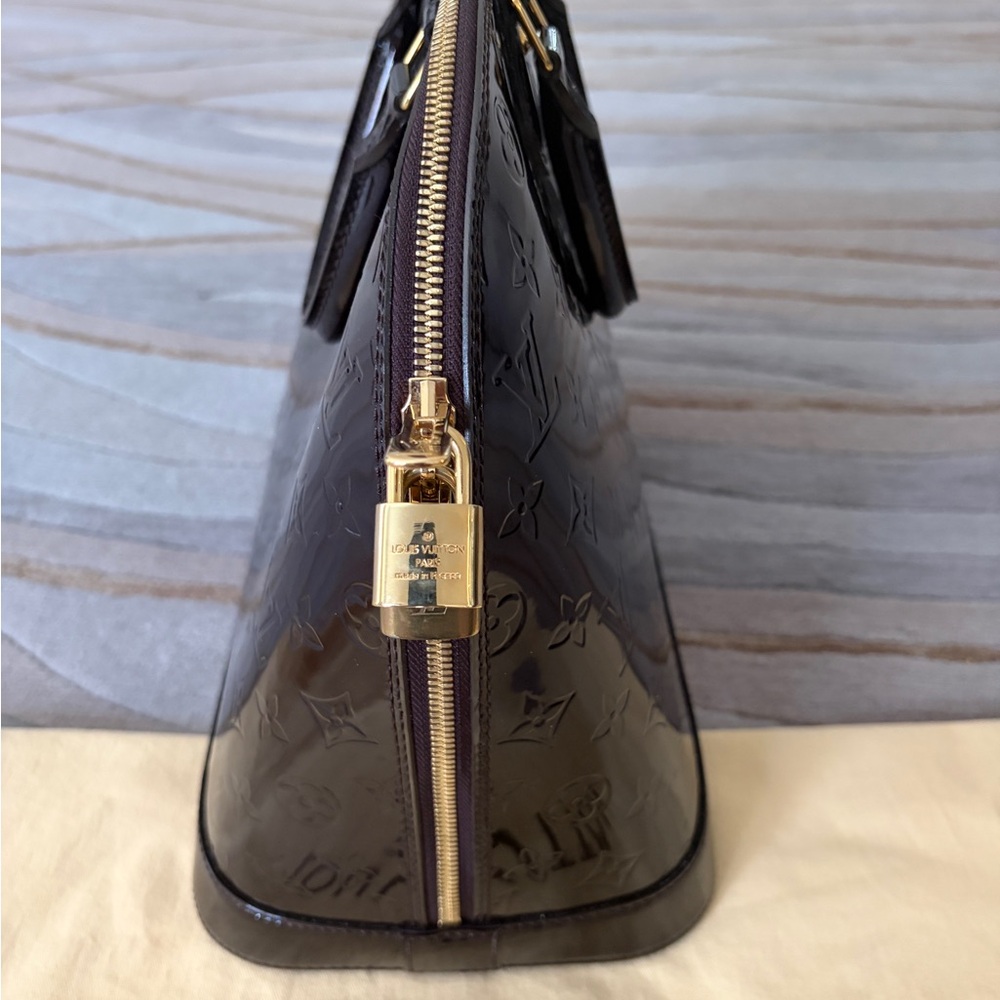 Louis Vuitton Alma patent leather monogram bag - Picture 4 of 10